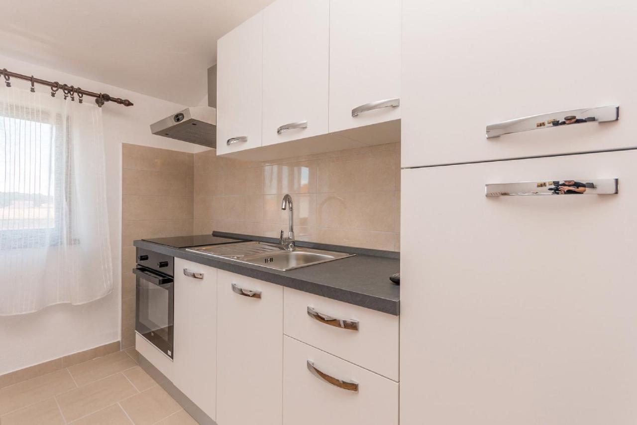 Apartment Lucija Биоград-на-Мору Экстерьер фото