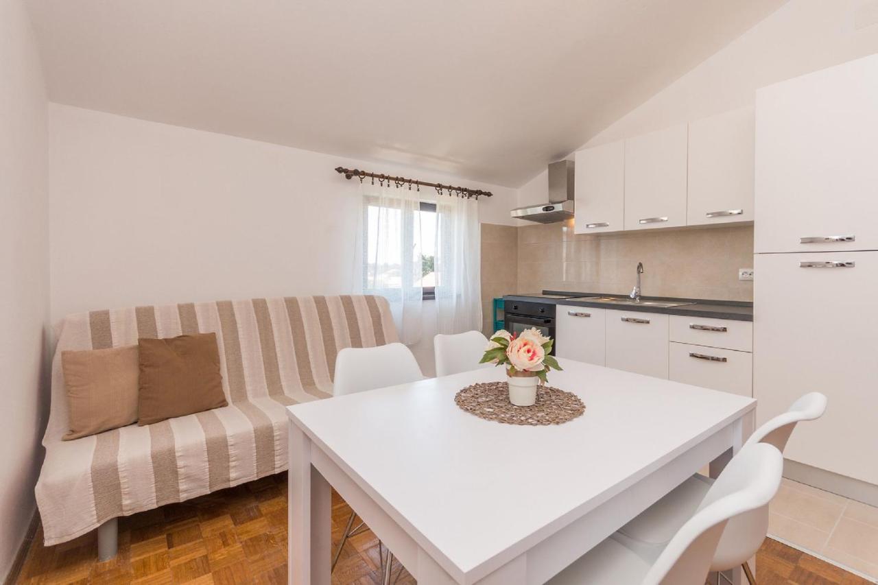 Apartment Lucija Биоград-на-Мору Экстерьер фото
