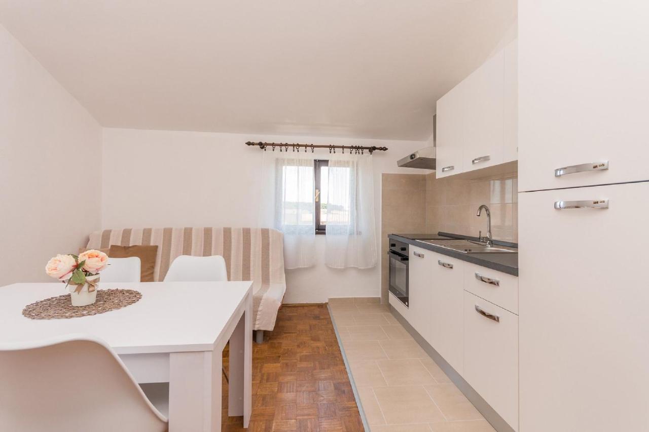 Apartment Lucija Биоград-на-Мору Экстерьер фото