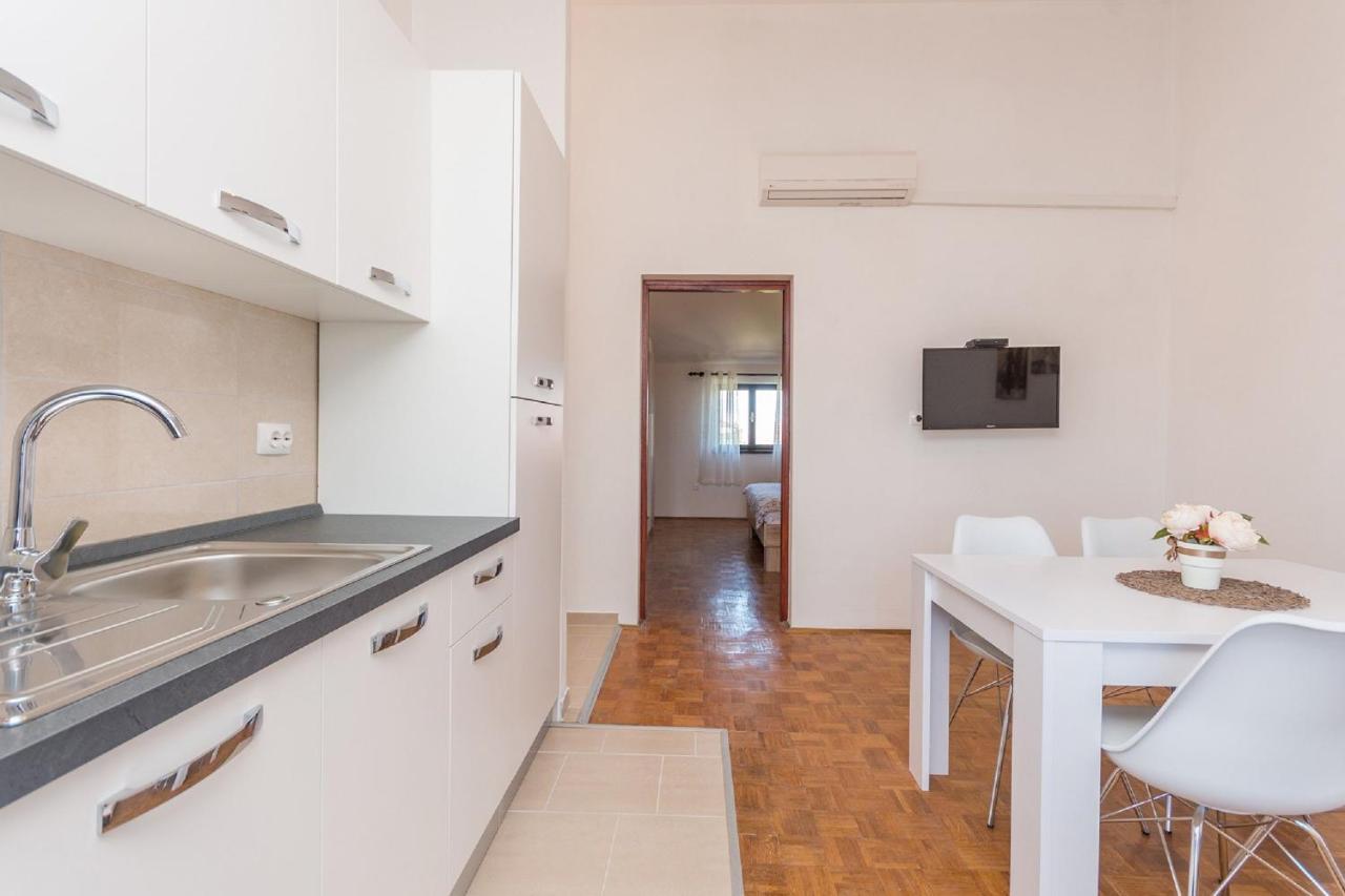 Apartment Lucija Биоград-на-Мору Экстерьер фото