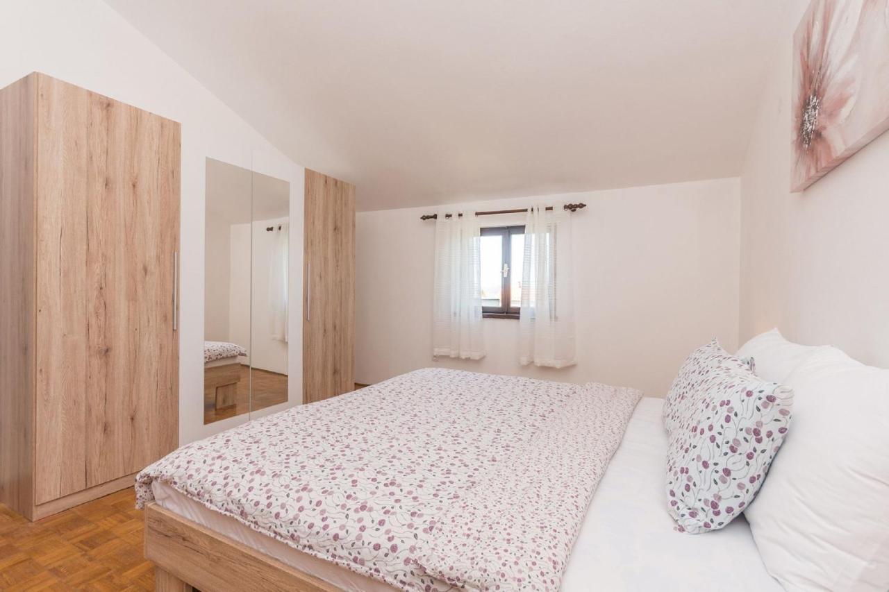 Apartment Lucija Биоград-на-Мору Экстерьер фото